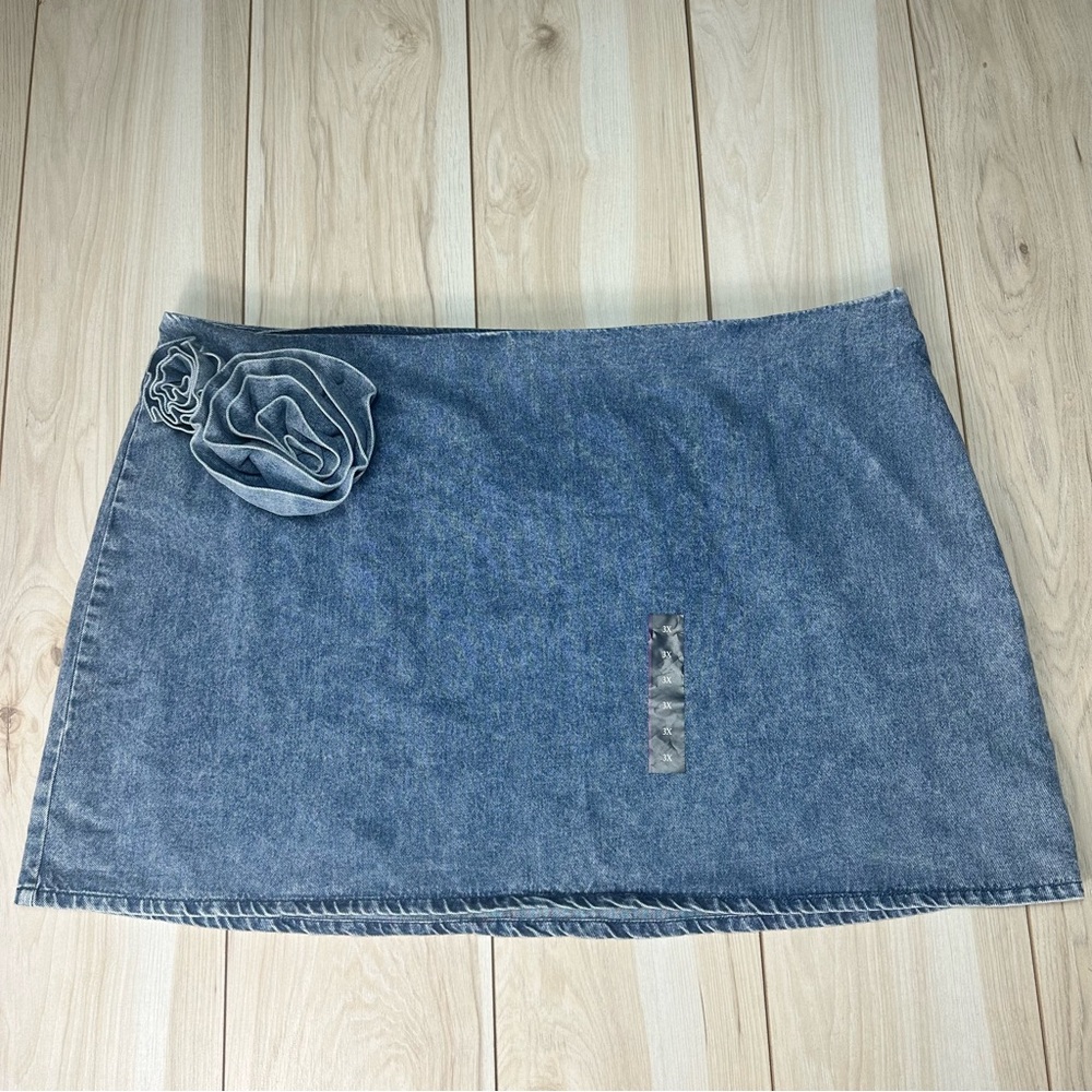 NWT‎ Future Collective Women’s Rose Denim Skirt Size 3X